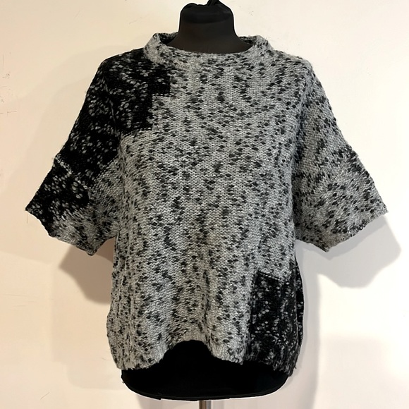 Leo & Sage Sweaters - Leo&Sage -women’s mock neck wool blend sweater short sleeves black/grey size P/S